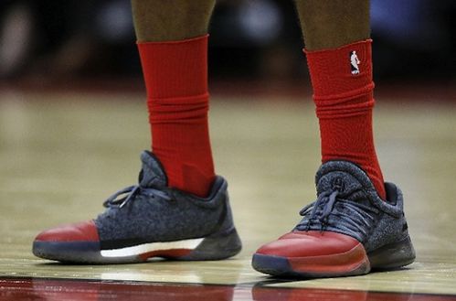 卸下nba官方身份 阿迪達(dá)斯籃球線尋找曙光