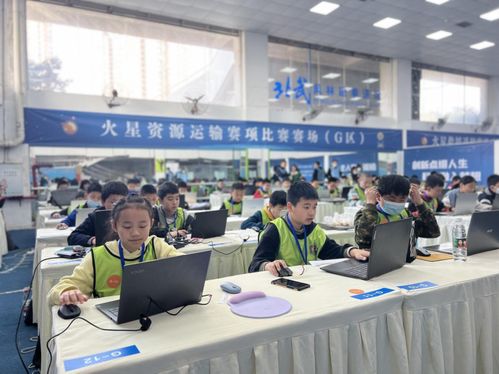 重慶銅梁上演科技盛宴，智能機(jī)器人編程比賽點(diǎn)燃少年科技夢